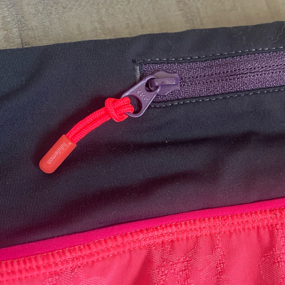 Lululemon Speed Shorts Jacquard Flash Deep Cool Neon Black Trim Pink Size 8 - Picture 12 of 17